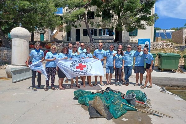 Ronimo za čisti Jadran: U eko akcijama Crveni križ čisti morsko dno